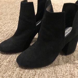 Steve Madden black heeled booties
